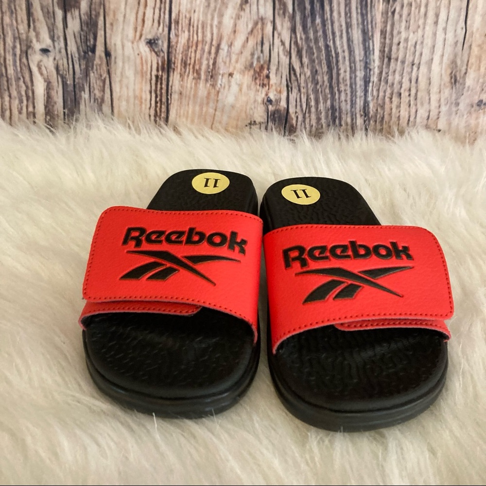 NWT Kids Reebok Slides - Picture 2 of 5